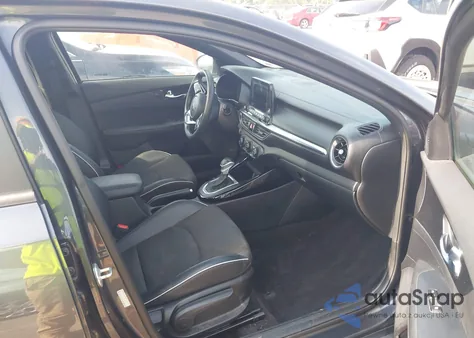 2021 Kia Forte Gt-Line z USA, uszkodzony, nr VIN 3KPF34AD2ME268586